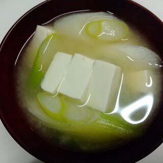 豆腐と長ねぎの味噌汁